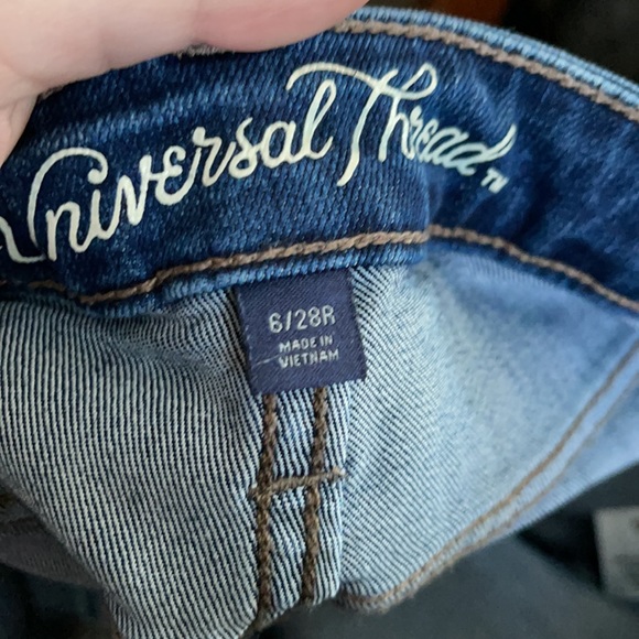 Universal Thread Jeans - Picture 2 of 2